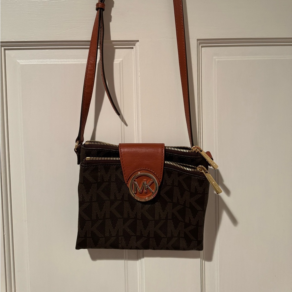 Michael Kors crossbody bag never worn before